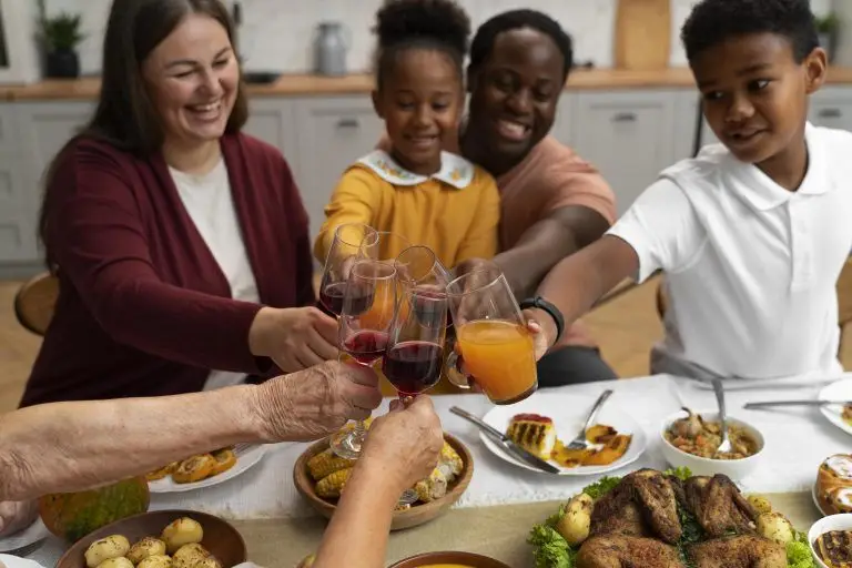 beautiful-family-having-thanksgiving-dinner-together